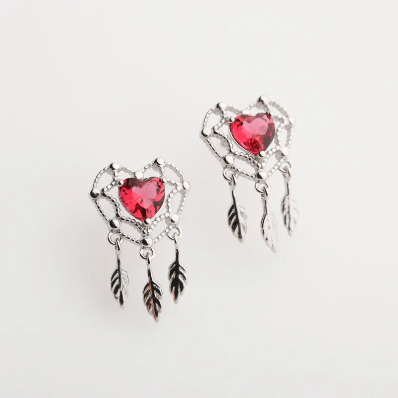 

Серьги-кисточки из серебра 925 пробы в форме сердца
