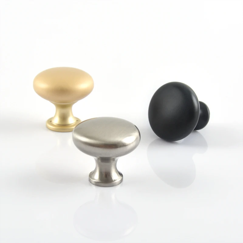

Modern Simple Golden and Black Zinc Alloy Furniture Cabinet Handle for Kitchen Cupboard