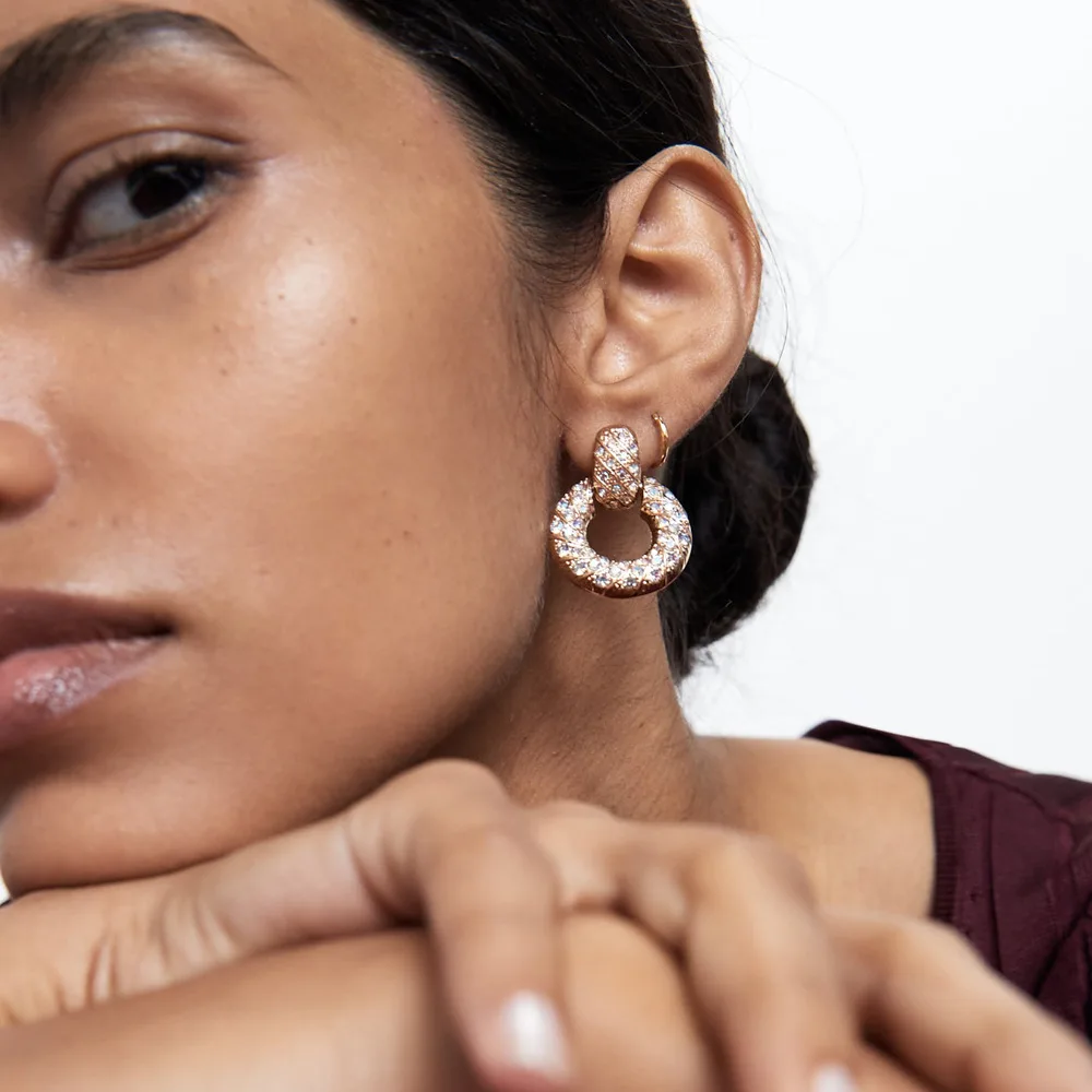 Новые серьги инкрустированные сплавом Европа и США Официальный сайт с цветными