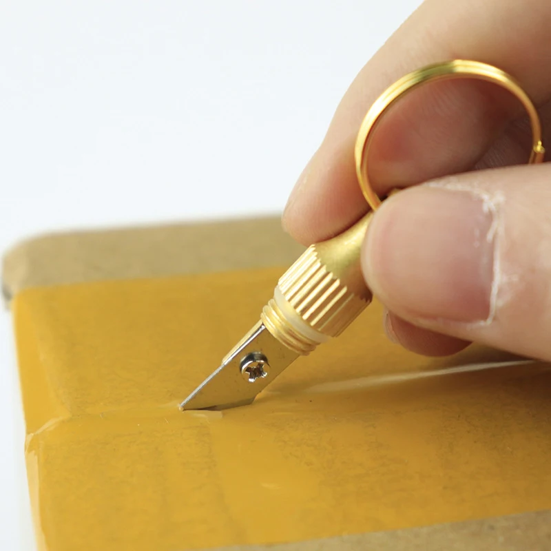 

Brass Pendant Knife Camping Self Defense Keychain Portable Multi Tool Outdoor Survival Gadgets Unboxing Artifact