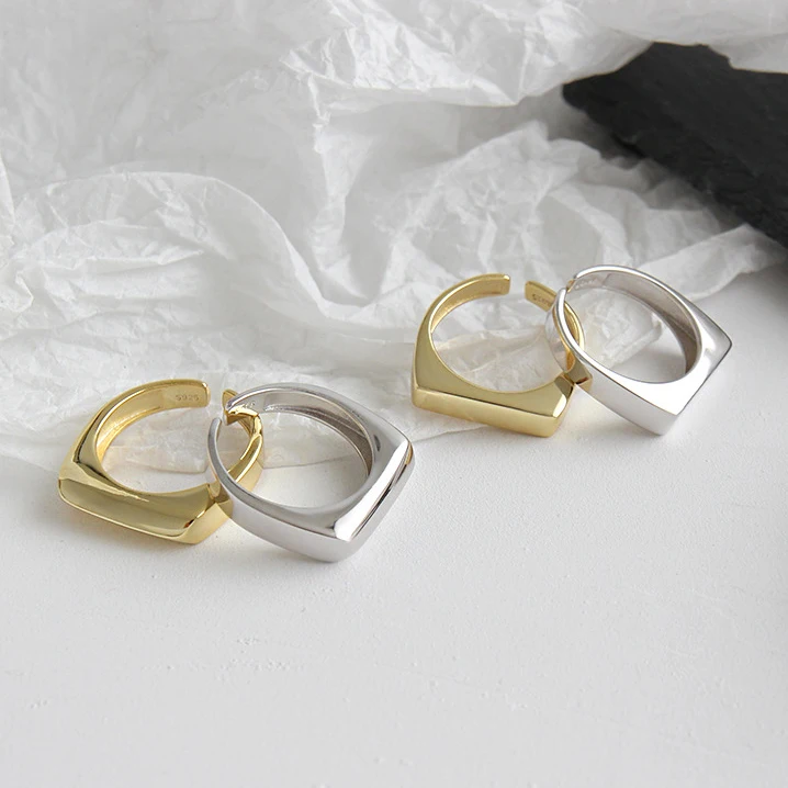 Ювелирное изделие кольца для женщин и мужчин парные Золотой прямоугольный