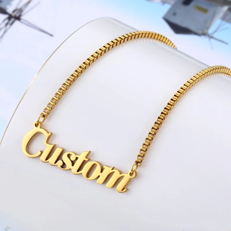 Персонализированное ожерелье подвеска с именем на заказ золотого цвета