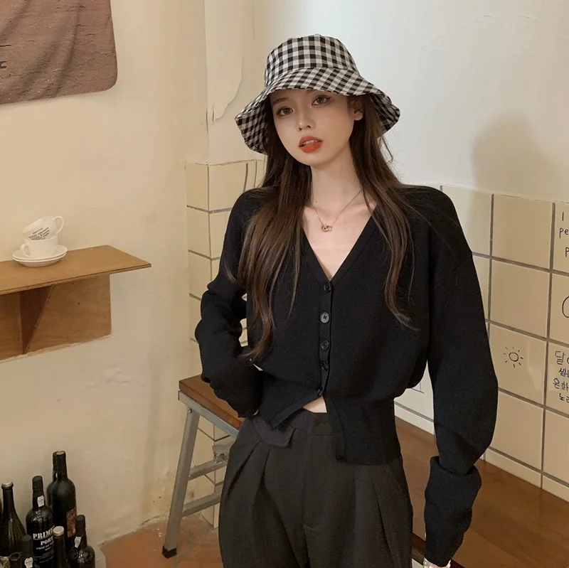 Женский трикотажный кардиган с V-образным вырезом и длинным рукавом |