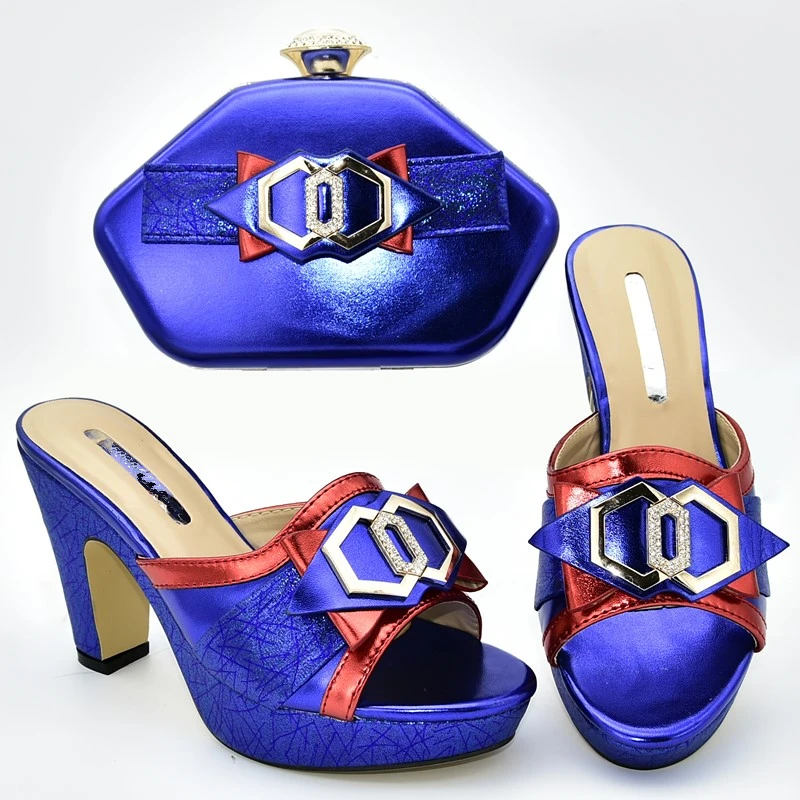 Новейший комплект из обуви и сумки золотистого цвета в итальянском стиле