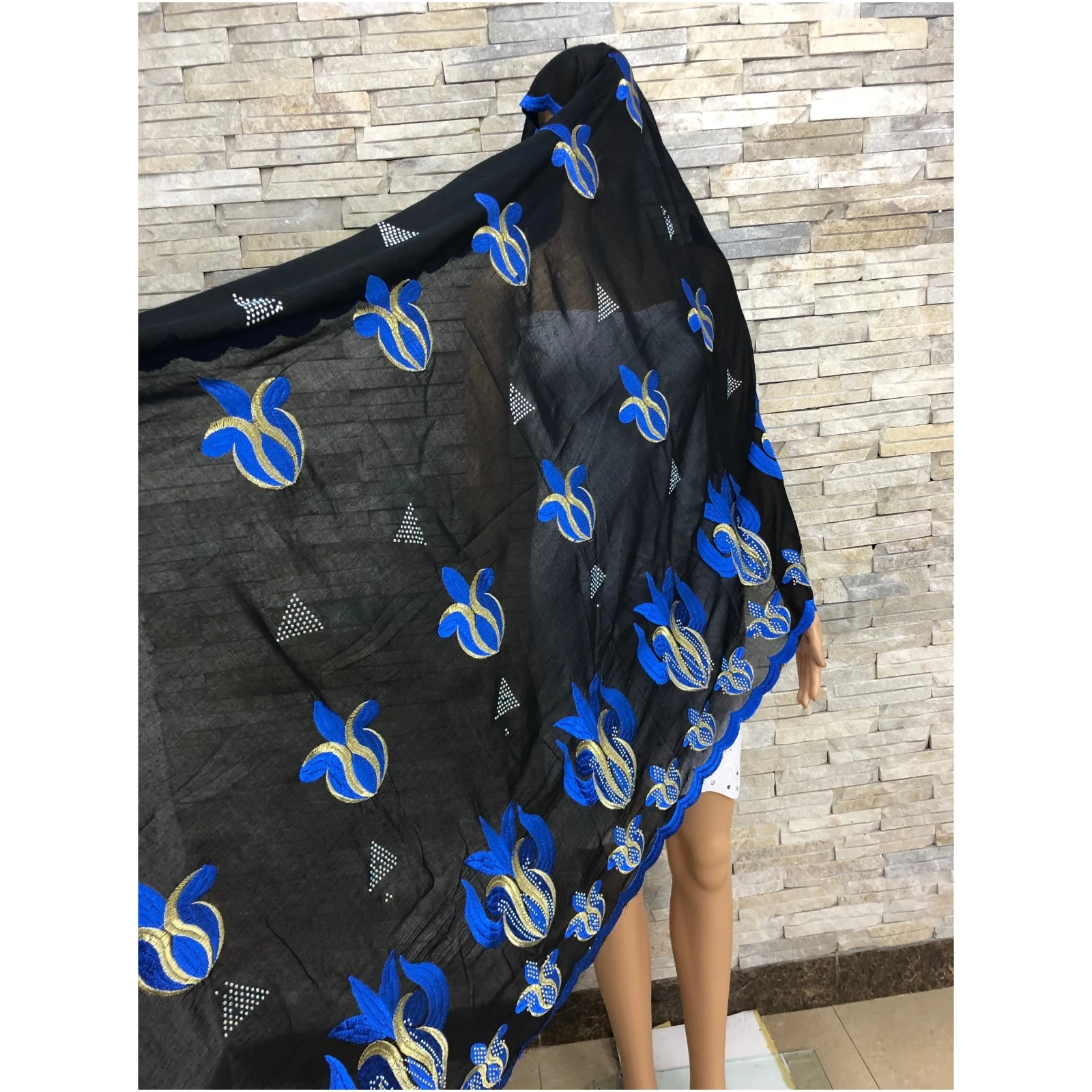 

2021 High Quality Muslim Fashion Cotton Embroidered Scarf Outdoor Dubai Women Scarf African M041