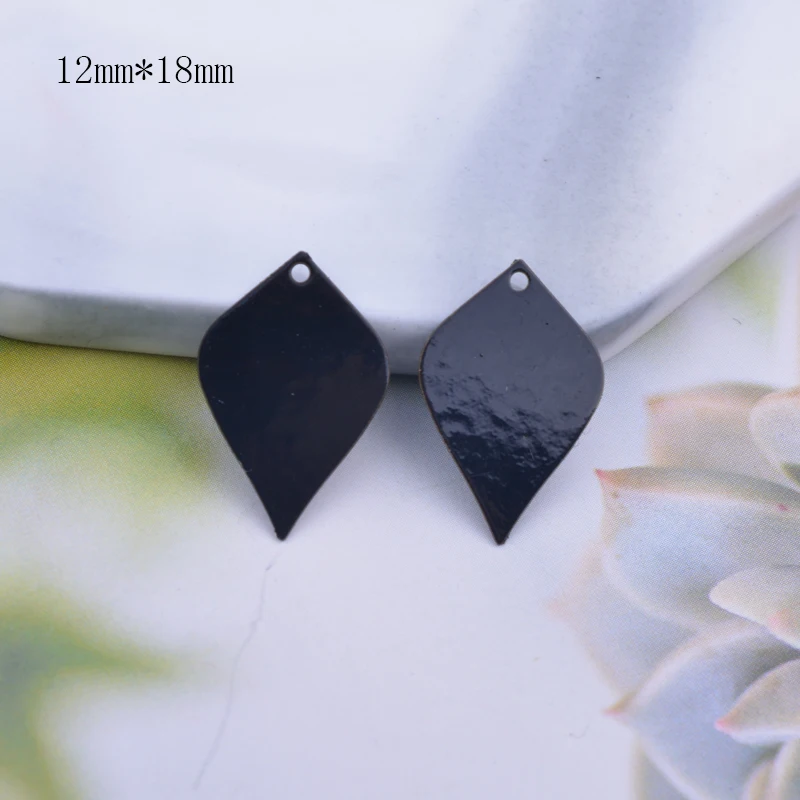 12 шт. маленькие круглые подвески Черный Подвеска квадратной формы с лазерными
