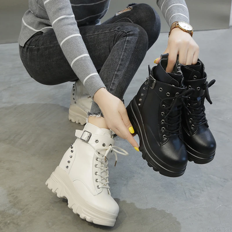 Повседневные женские ботильоны сезон осень высокие кроссовки с заклепками на