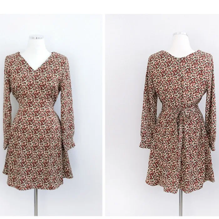 

Korean Ins Elegant Lady Early Spring V-neck Floral Long-Sleeved Chiffon Waist Slimming and Short Small Size Dress