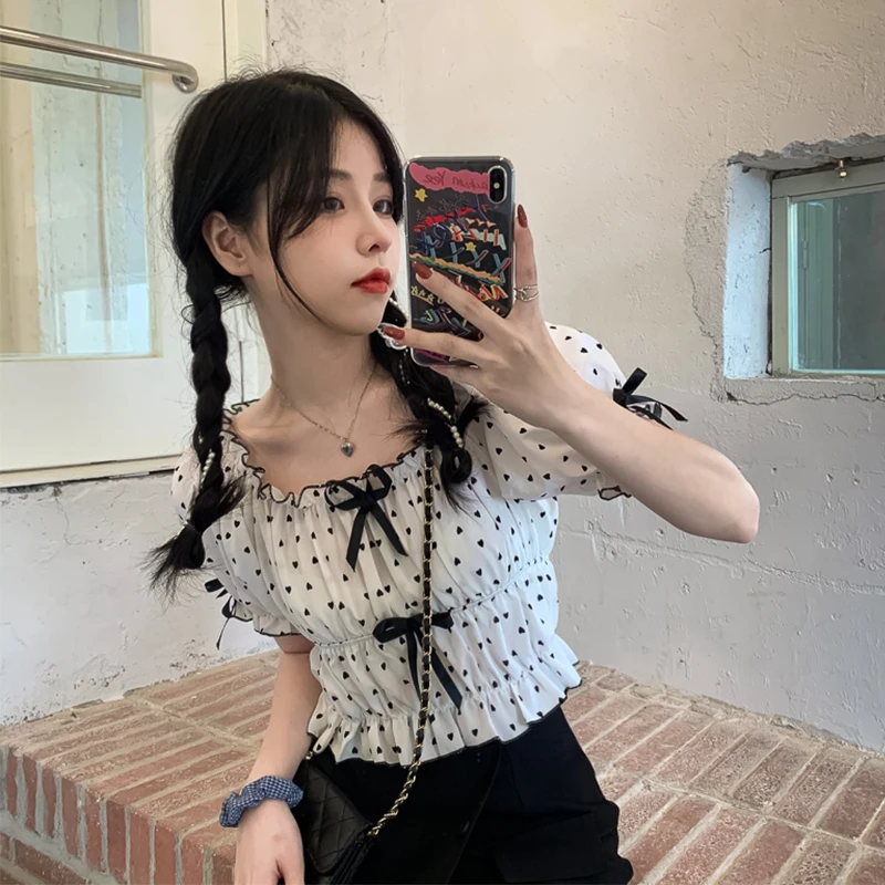 

Summer 2021 Slim Square Collar Short Puff Sleeve Ladies Tops Korean Fashion Brand Love Slim Tees Bow T Shirts Women Clothing Hot