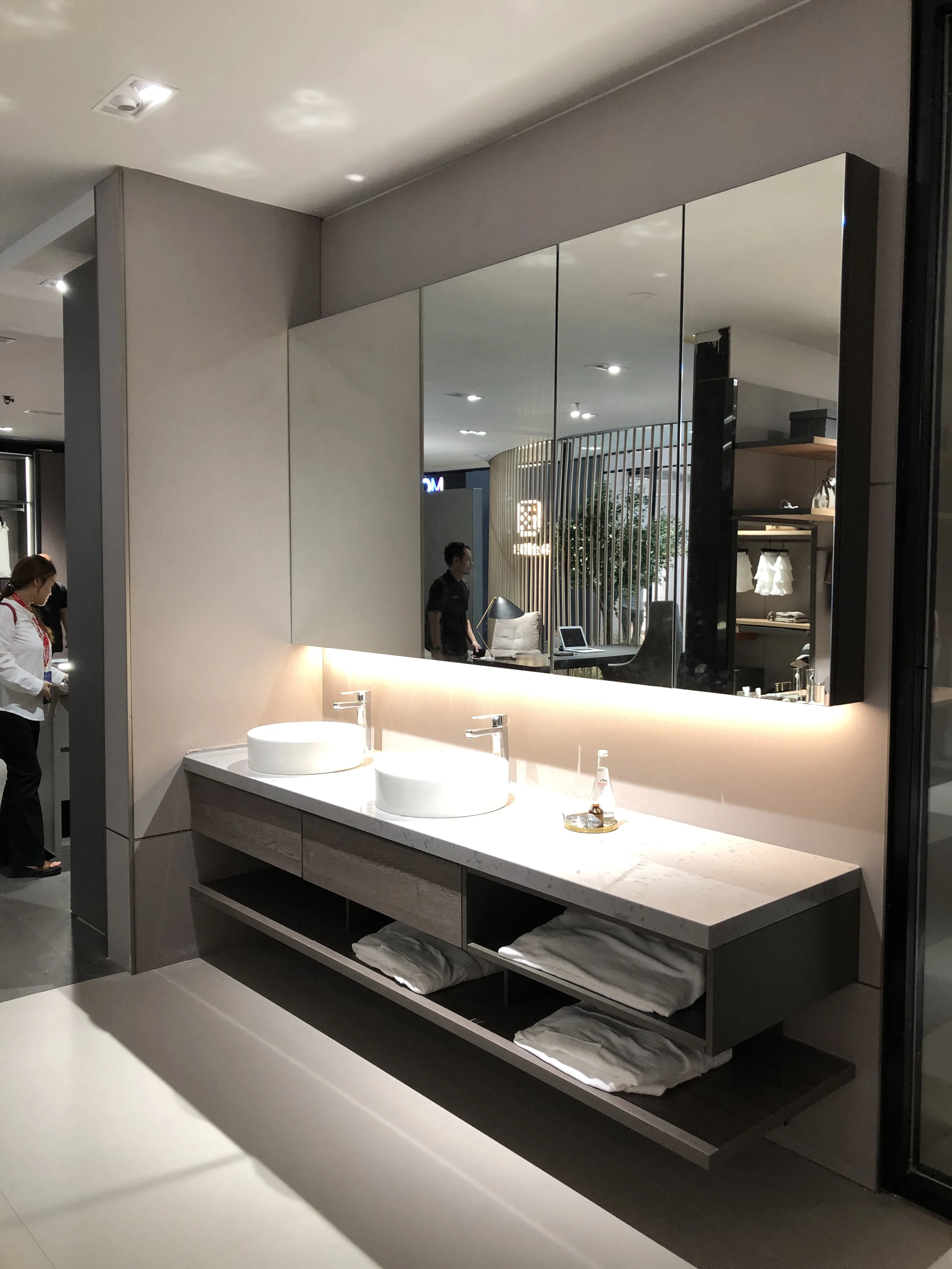 Современный индивидуальный шкафчик под раковину умное освещение для ванной