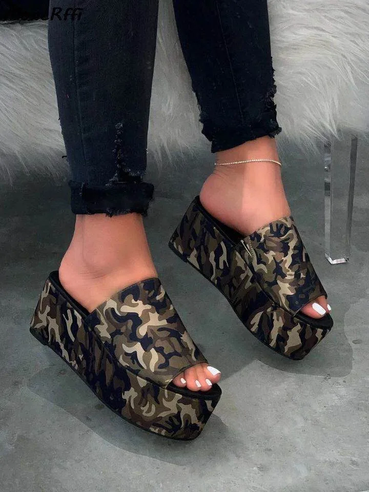 

Summer Thick Bottom Muffin Heel Women Slippers Female Fashion Heeled Shoes Summer Slides Slippers Women Sandals Big Size 35-43