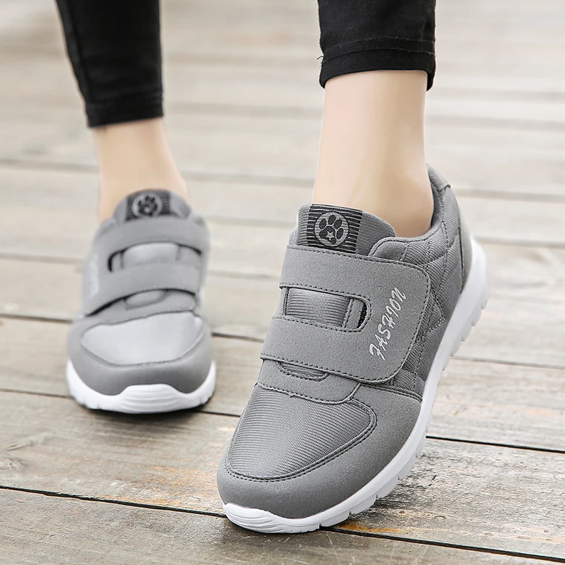 

Fashion Causal Shoes for Couple Breathable Slip-on Sneakers Men Loafers Women Flat Footwear Plus Size 36-45 zapatillas hombre