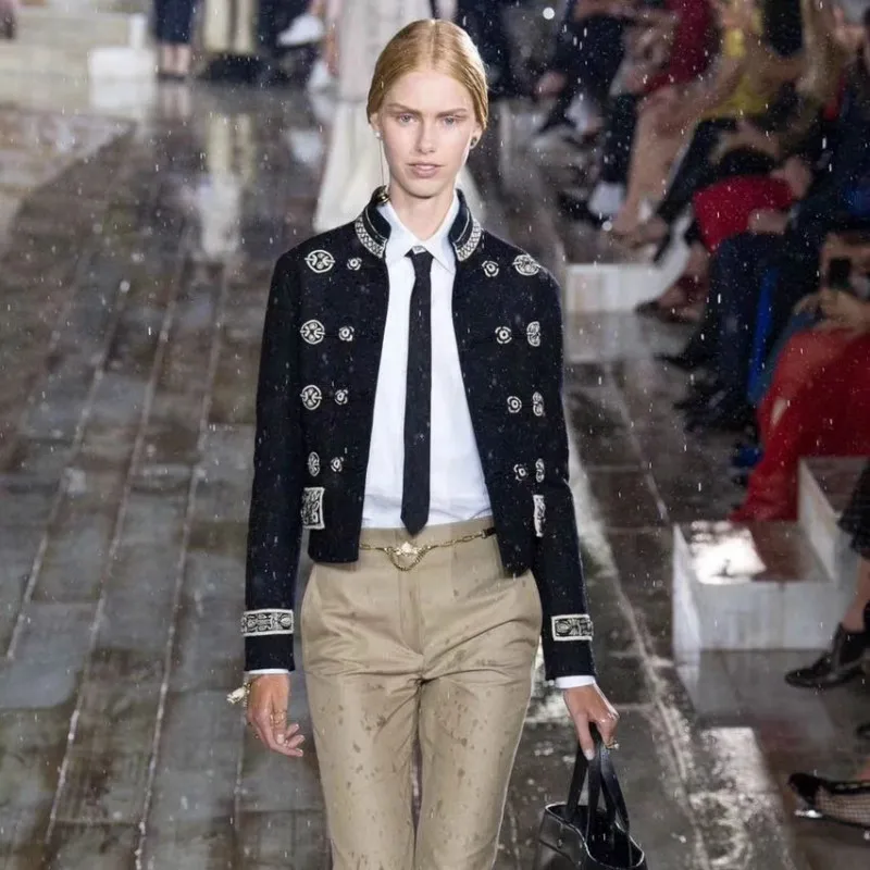 Женская куртка в стиле милитари CAMIA черная подиумная с воротником-стойкой и