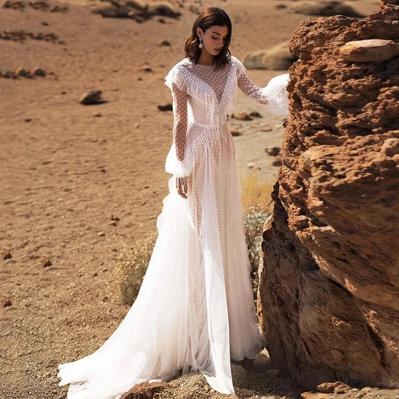 

Bohemian Polka-Dot Tassel Wedding Dresses 2021 A-Line Lantern Long Sleeve O-Neck Backless Sweep Train Lace Bridal Gown Tulle