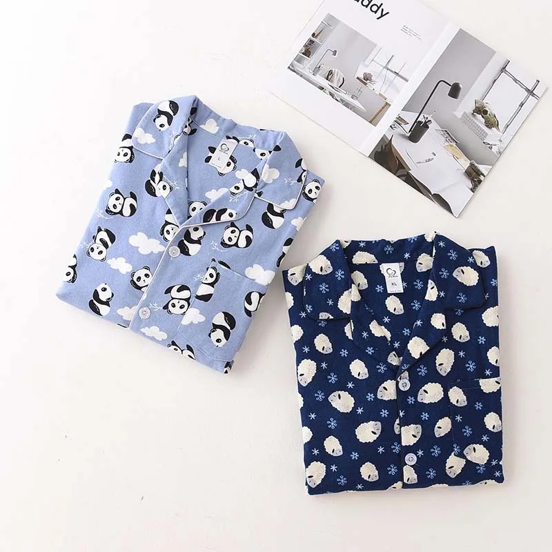 Комплект пижамный мужской из двух предметов одежда для сна с мультяшным принтом