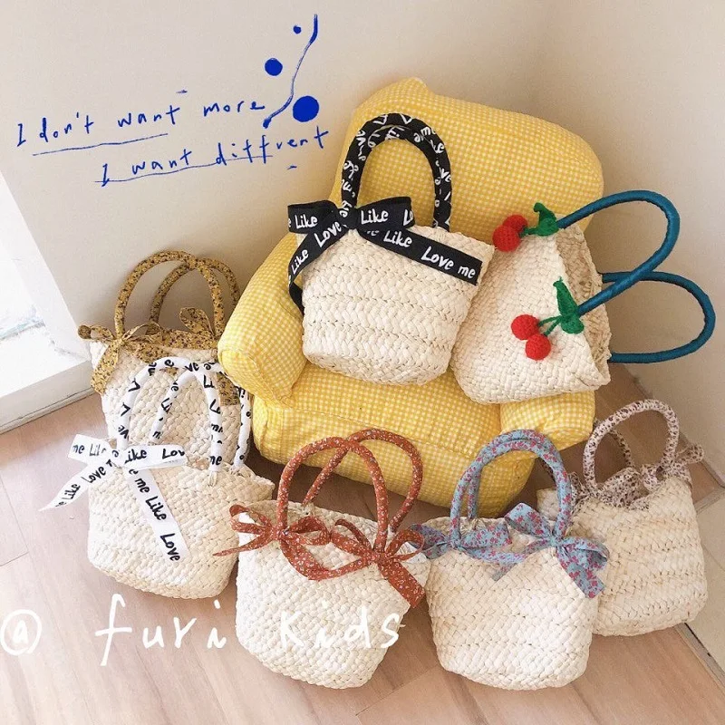 

Новинка 2021, детская плетеная сумочка из кукурузной шелухи, маленькая сумка для девочек в праздничном стиле с цветами и вишней, французская сумка с жесткой ручкой и лентой