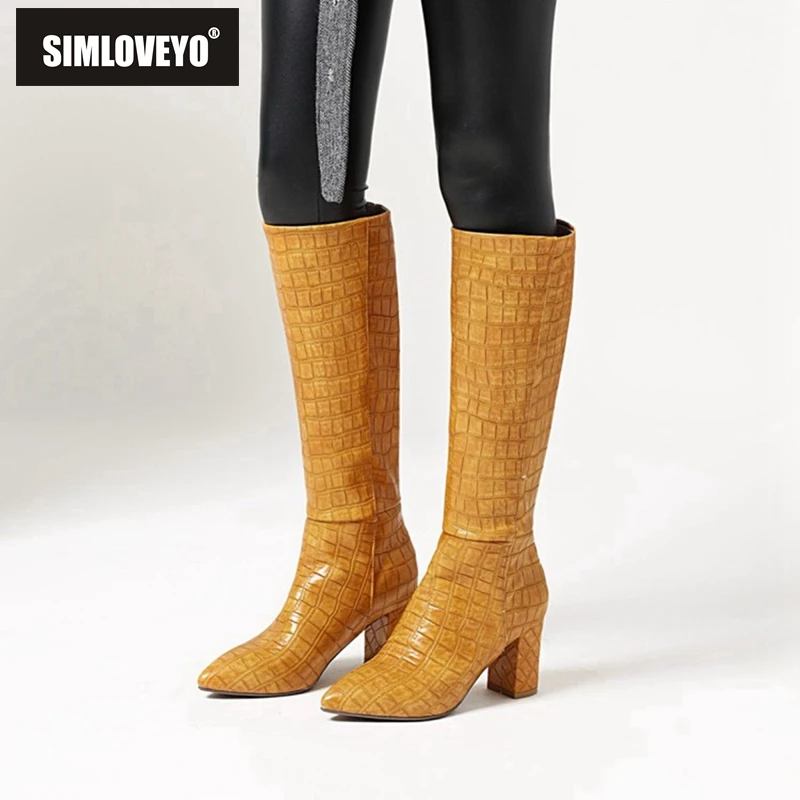

Осенние облегающие сапоги SIMLOVEYO до колена, из искусственной кожи, без застежек, с острым носком, желтого цвета, большие размеры 34-43, B2048