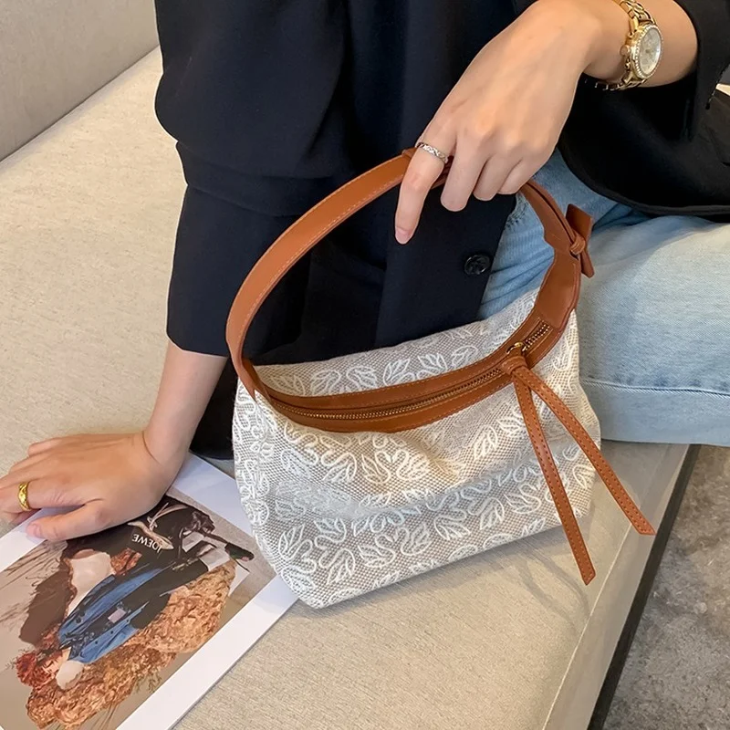 

Luxury Designer Leather Swan Embroidered Pillow Underarm Bag 2021New Fashion Crossbody One-shoulder Bag High Quality Handbags Cc