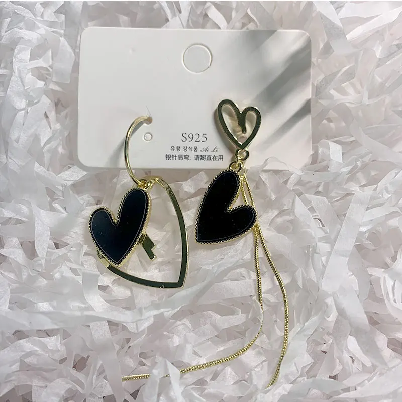 

Linmouge New Fashion Asymmetrical Tassel Love Earrings Black Heart Shaped Dangle Drop Women Wedding Party Jewelry Gifts EF164