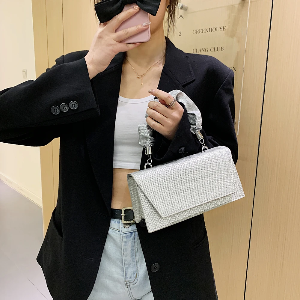 

Designer Women Solid Color PU Leather Messenger Bag Toothpick Pattern Pleated Handbags Ladies Casual Flap Shoulder Bags Hot Sale