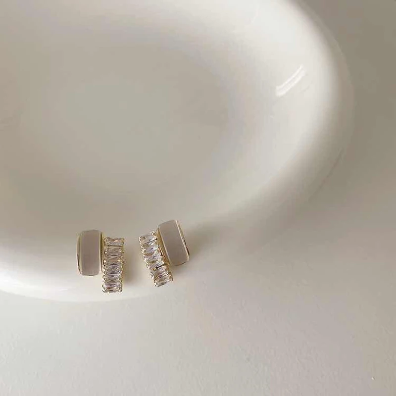 

2020 Fashion Zircon Opal Stud Earrings For Women Korean Style Arc Simple Earings Delicate Jewelry Small Earings Wholesale Bijoux