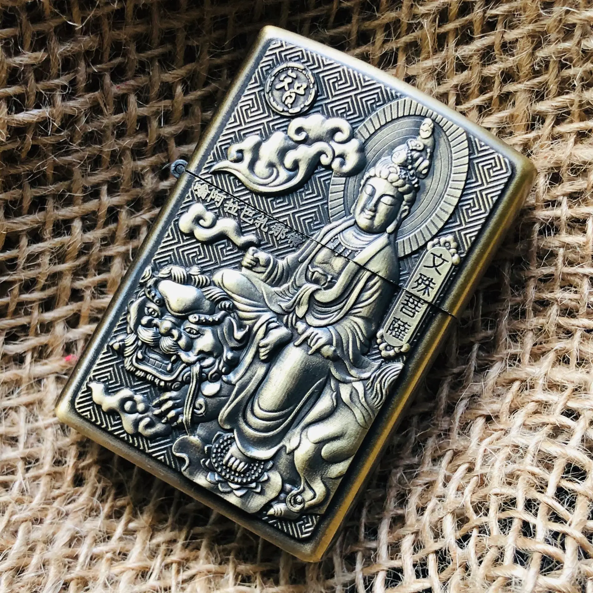 Креативная бронзовая керосиновая Зажигалка рельефная Прямая