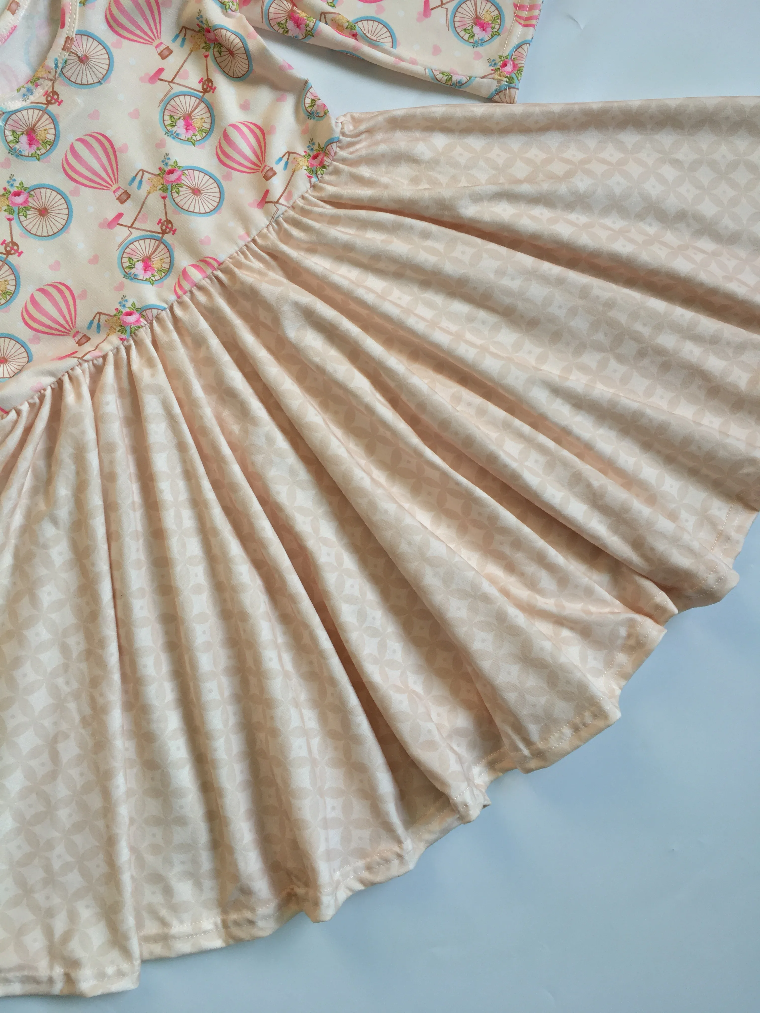 

2021 New Spring Girls Long Sleeve Dress With Hot Air Balloon Print Girls Boutique Cotton Dress Girls Party Big Swing Twirl Dress