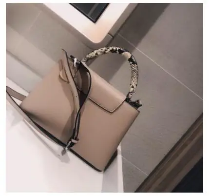 

Designer Luxury Handbags Purses Taurillon Handbag Shoulder Bags Ladies Cross Body Bags Genuine Leather Bag Wallet Capucines