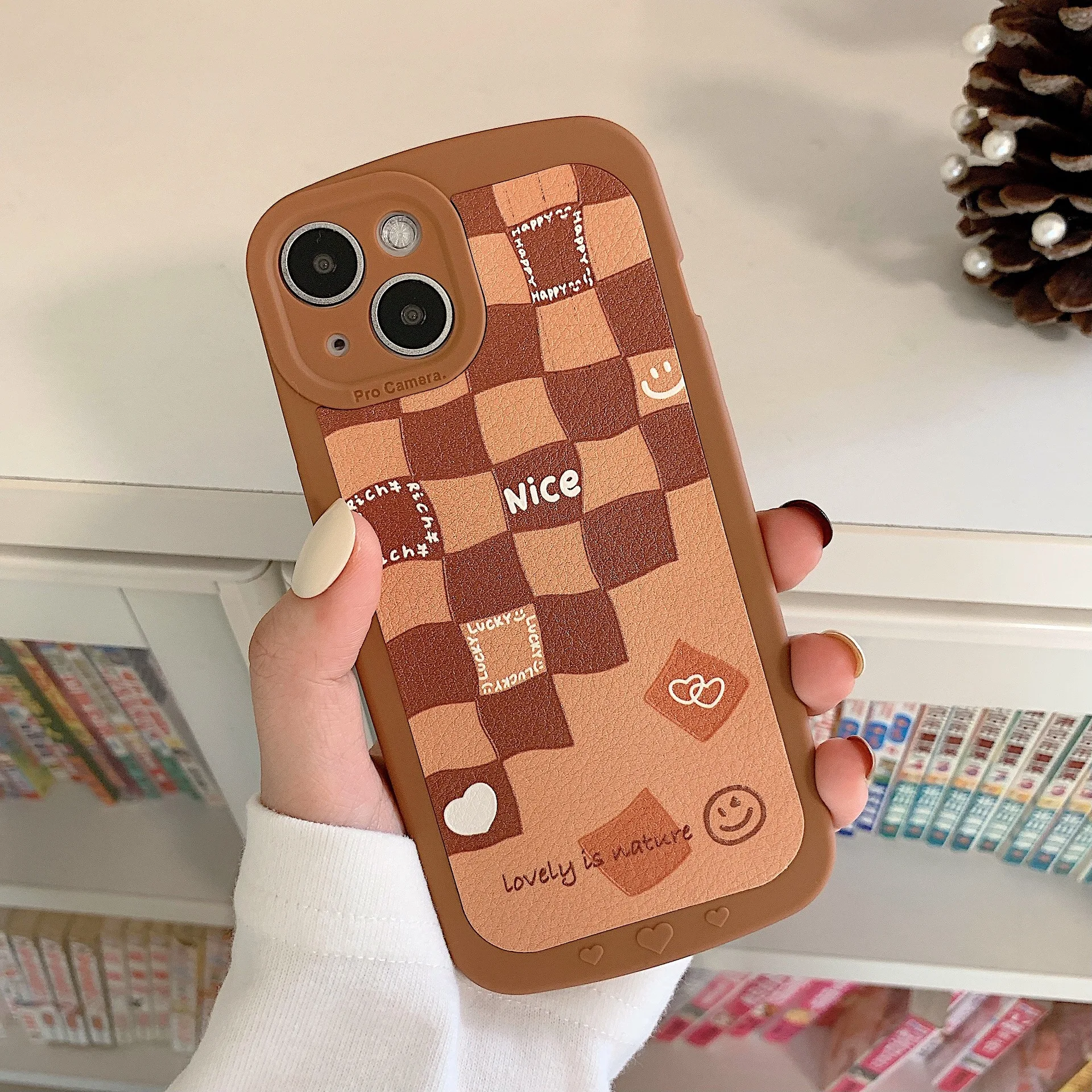 

Retro chocolate Smile checkerboard leather embossing Phone Case For iPhone 13 12 11 Pro Max Xs Max XR X 7 8 Plus Case Cute Cover