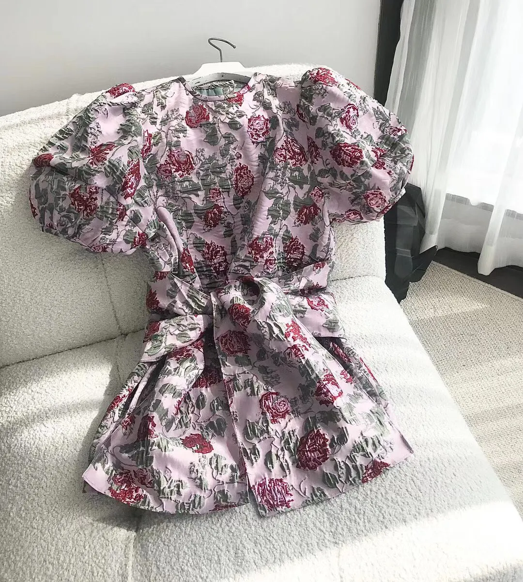 

Quality Summer High Women Luxury Flower Embroidery Jacquard Puff Sleeve Dress Gdnz 2.23