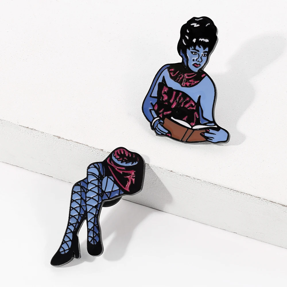 Beetlejuice читать книги леди эмалевые броши в виде пары готическом стиле Косплэй