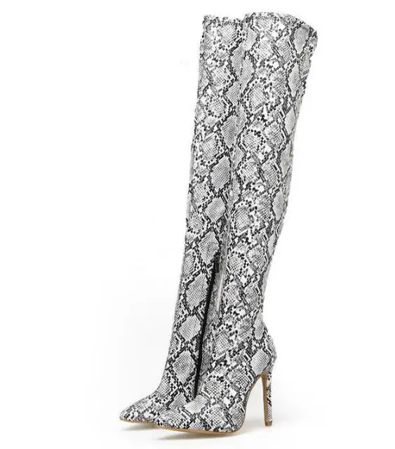 Сапоги-чулки женские зимние со змеиным рисунком на шпильке | Обувь
