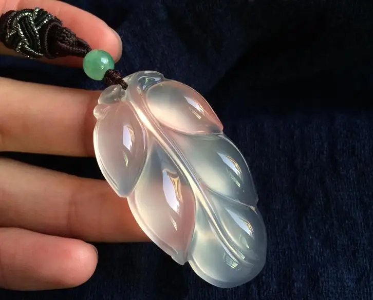 Лист падает чтобы узнать во всем мире осенние ледовые семян нефрита золото