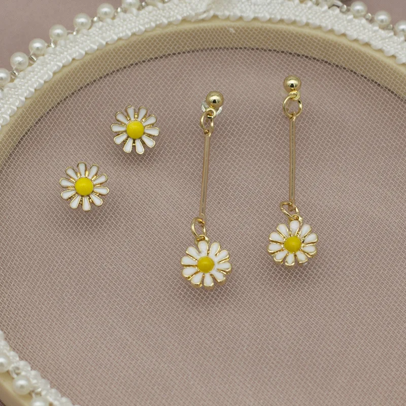Серьги с белыми маргаритками корейские ювелирные изделия милые маленькие серьги