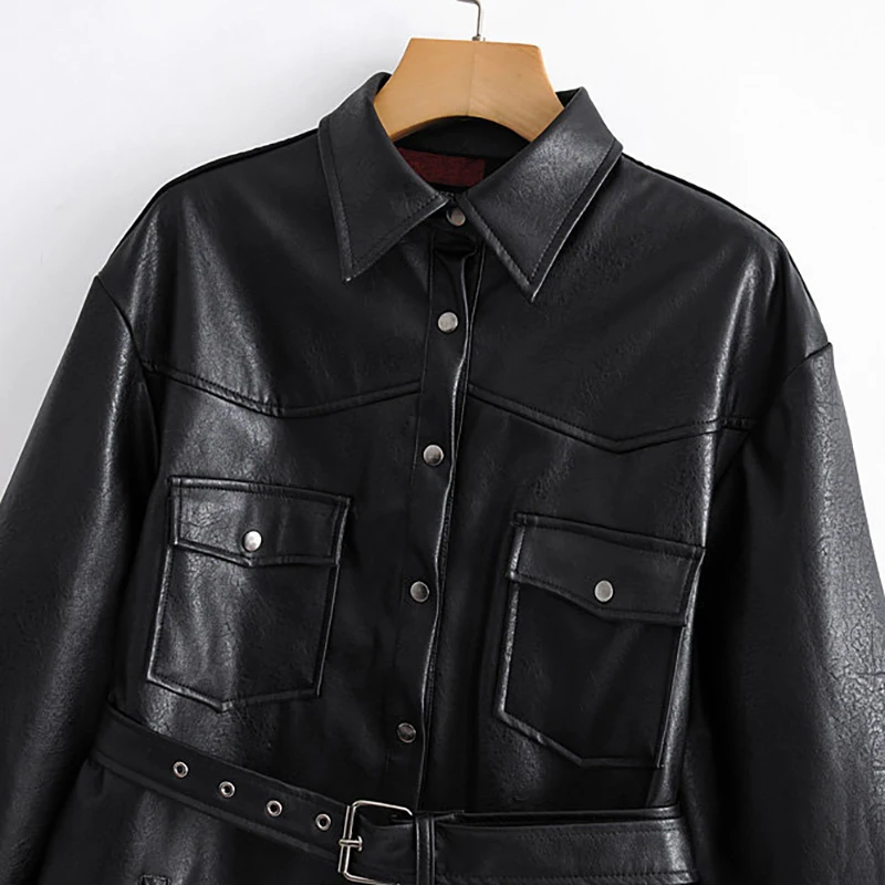 Куртка женская из экокожи стильная модная черная верхняя одежда с отложным