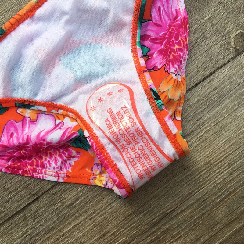 

2021 Girls' Swimsuit Printed Ruffled Children's Bikini 2-8 Years Old Multicolor Split Swimsuit Set Outdoor Water Sports