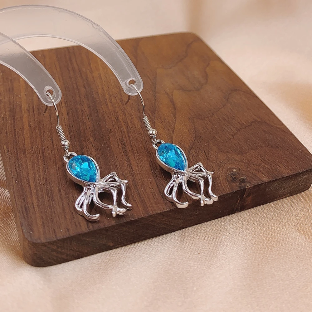 Модные простые серьги-подвески в виде осьминога с кристаллами и камнями для