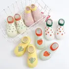 Детские ботинки без пропуска для девочек, домашние носки, обувь с уютной резиновой подошвой для малышей, для мальчиков, Мультяшные вязаные ботинки, тапочки для новорожденных, кроссовки