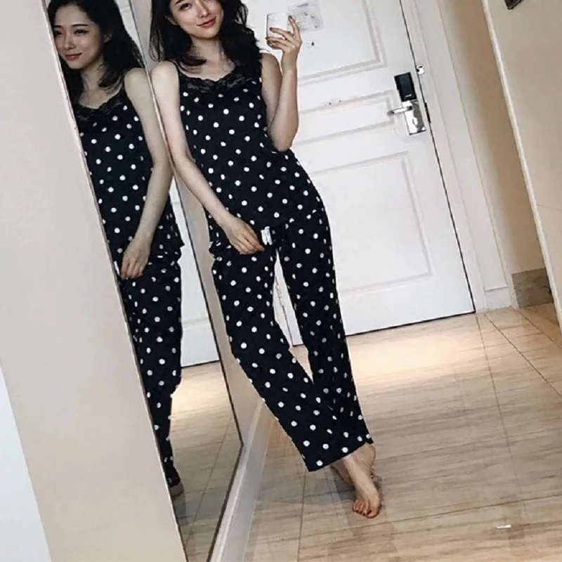 

Women's Sleep & Lounge