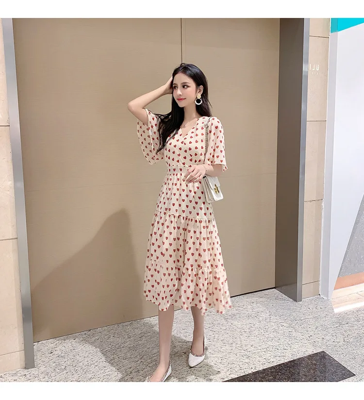 

2020summer new fashion V-neck show thin waist A-line skirt Love Print show thin foreign style small fresh dress beautiful long