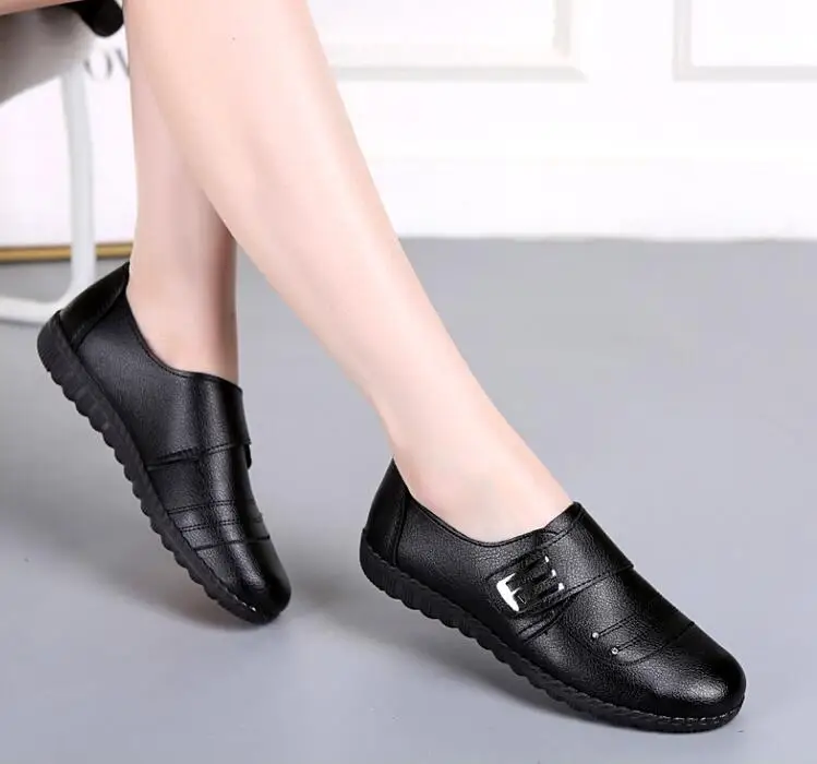 

2021 Spring Autumn New Soft Leather Women Shoes Women's Slip-on Casual Flat shoes Mother single Shoes free shipping