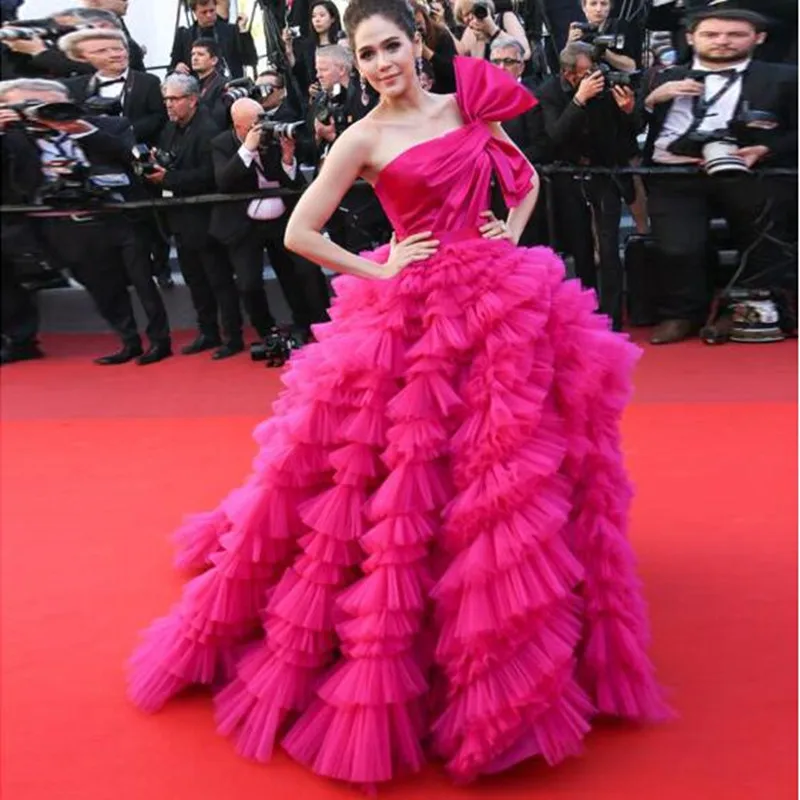 

Chic Fuchsia Lush Tutu Long Ball Gown Prom Formal Dresses With Bow Tiered Ruffle Puffy Prom Gown One Shoulder 2019 Party Dresses