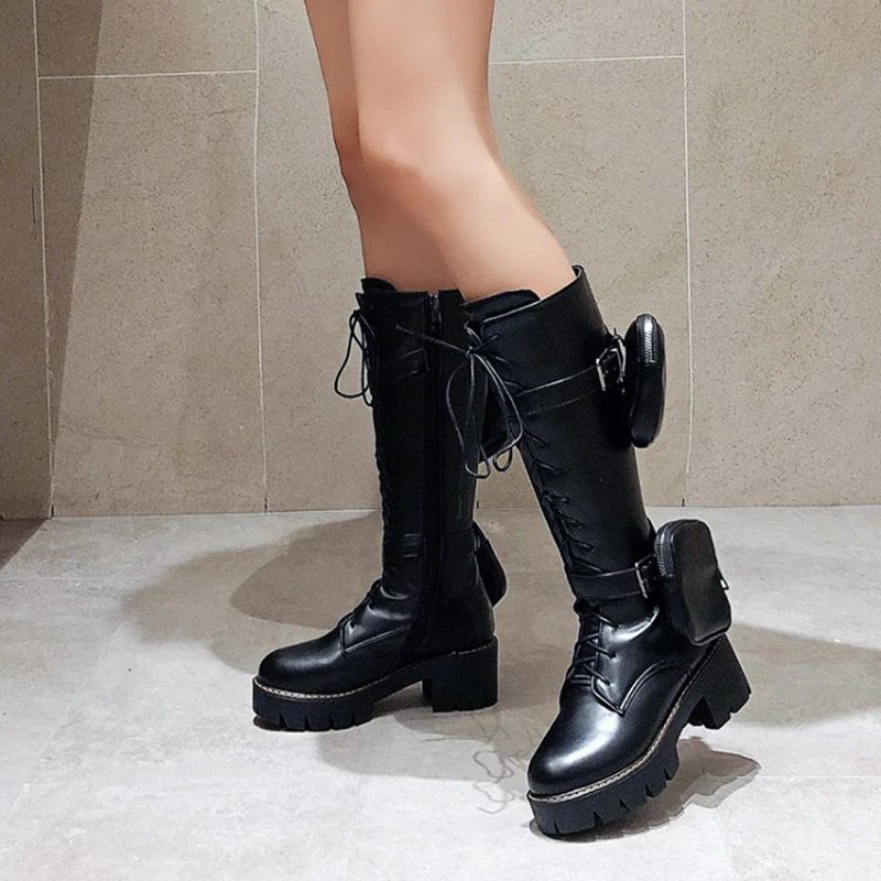 Женские сапоги до колена на платформе со шнуровкой и карманами большие размеры