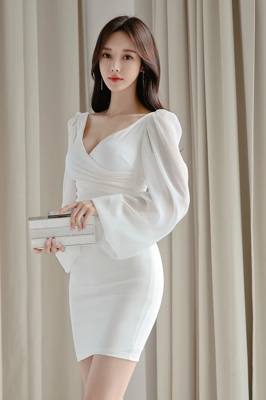 

COIGARSAM Fashion Women dress New Spring V-Neck Dresses White 2023
