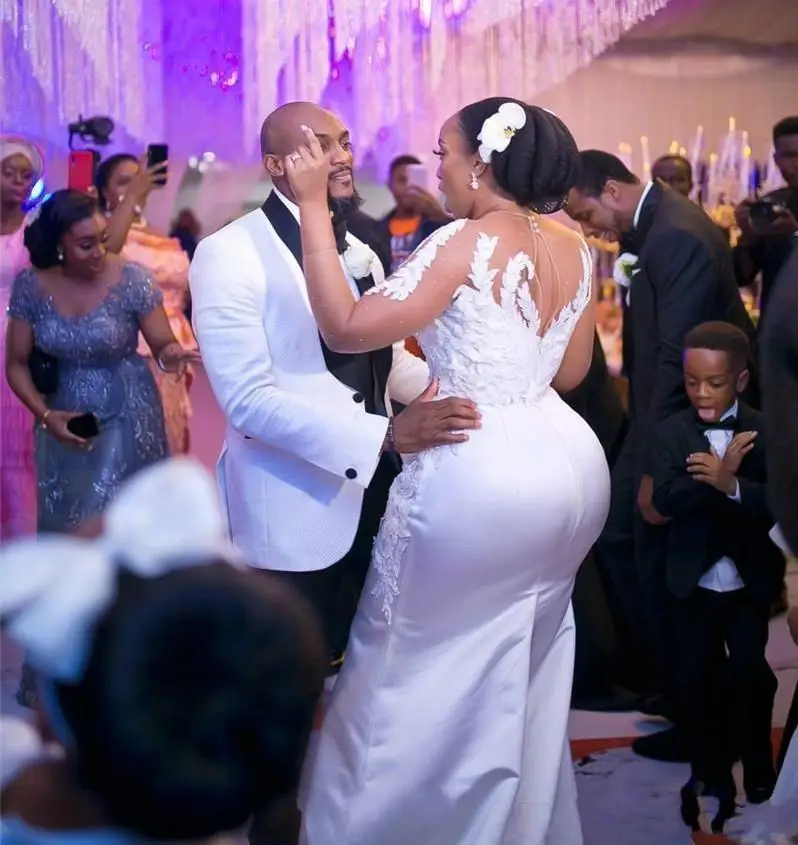 

South African Mermaid Wedding Dresses With Detachable Train One Shoulder Long Sleeve robe de soiree Plus Size Bridal Dress Lace