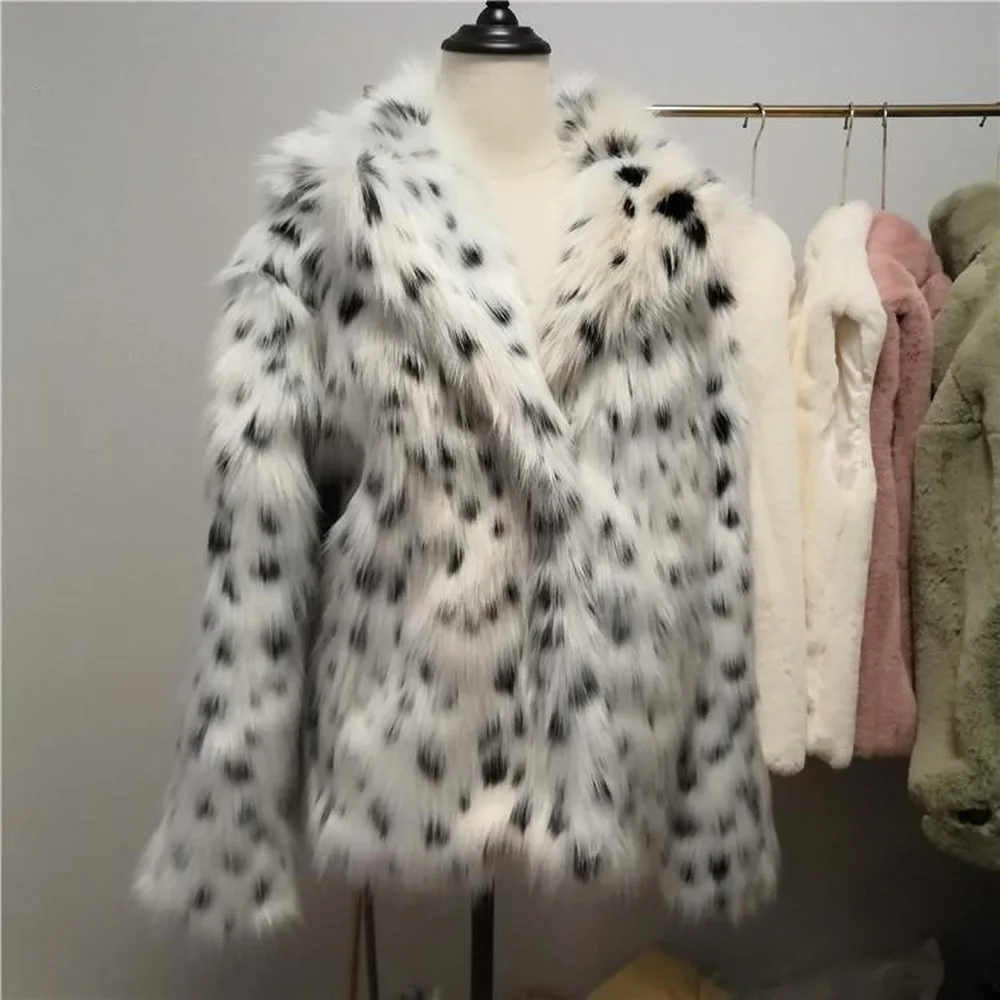 Ladies Leather Short Style Beach Wool Fur Jacket Female Outerwear Women Real Mongolian Sheep Fur Coat Winter New Fashion