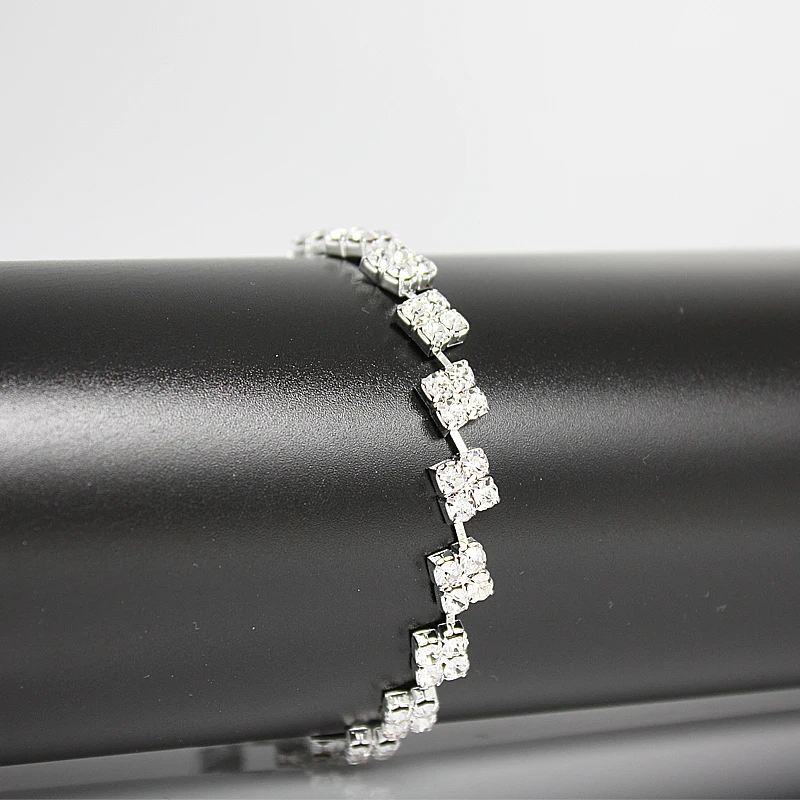 Модные женские блестящие браслеты с прозрачными фианитами и камнями золотистого