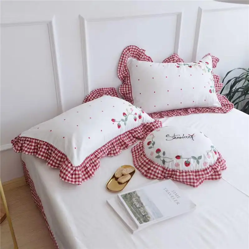 

4/6/7Pcs luxury Egypt cotton strawberry Bedding Set Embroidery Ruffles Duvet cover set Bed Sheet Pillowcases Queen King Size