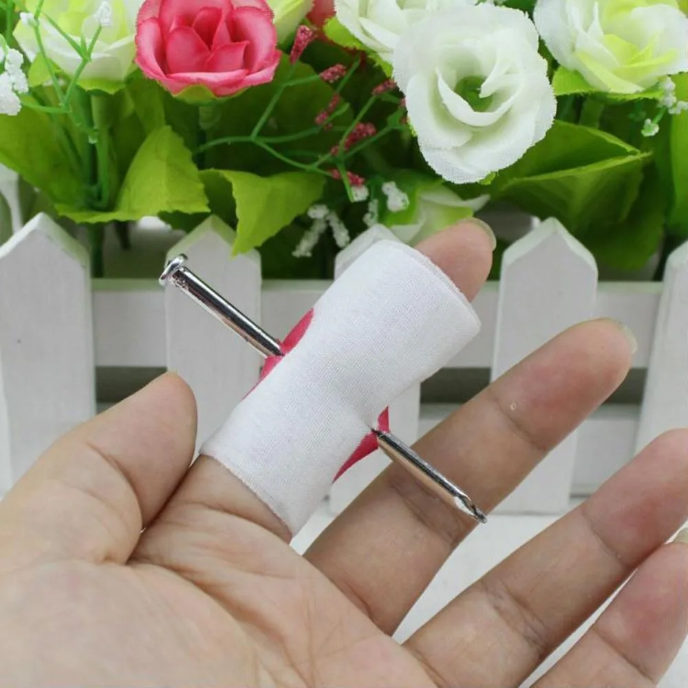 

Halloween Trick Prank Maker Funny Joke Fake Finger Nail Through Gag Toy Kids Children Gags Practical Jokes