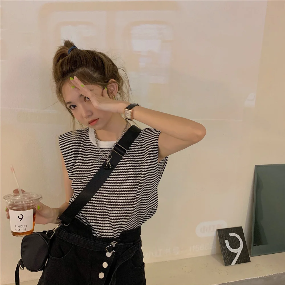 Женский летний комплект из двух предметов: джинсовые шорты с высокой талией |